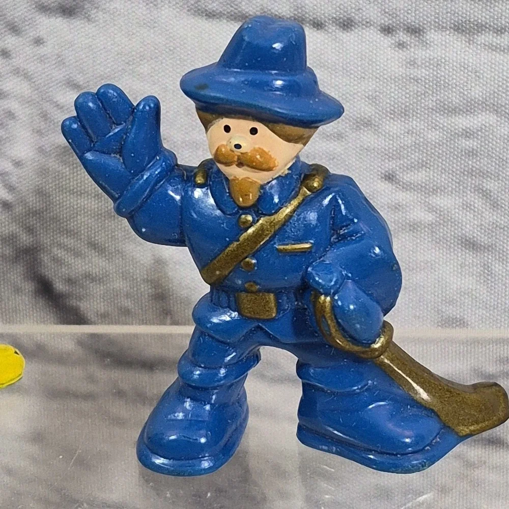 Vintage Lincoln Logs Figure Cavalry Officer Soldier Western Frontier Fort 2 Pcs